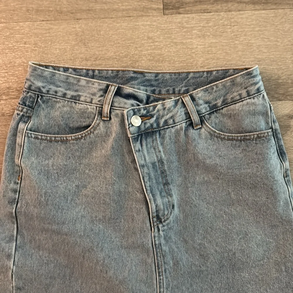 SHEIN Light Blue Denim Jeans